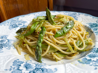 Italie et printemps – Linguine aux asperges vertes et au citron