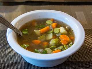 ‘Tite soupe de printemps – Soupe claire de fèves fraîches