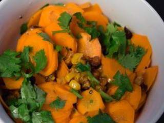 Salade de carottes et de maïs grillé