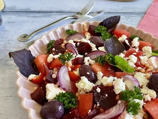 ￼Salade de pâtes, betterave, pastèque et feta