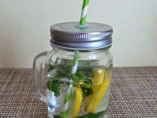 Citronnade à la menthe (Lemonade with mint)