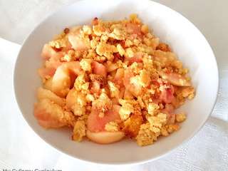 Salade de nectarines au sirop d'érable et crumble