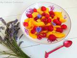 Salade de pêches, framboises et fraises au sirop de lavande (Peaches, raspberries, strawberries salad with lavander syrup=