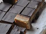 Caramel slice - Millionaire shortbread // Tranche au caramel et chocolat
