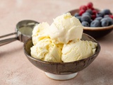 “Je fais ma propre glace sans sorbetière” : la recette ultra facile qui va vous régaler pendant tout l’été