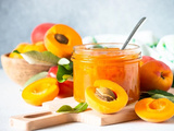 “Tout le monde me demande ma recette” : cette confiture d’abricots va vous rendre accro (et elle est super simple à faire)