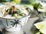 Soupe Tom Yam au lait de coco et légumes croquants