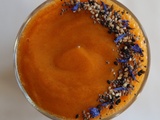 Smoothie au kaki, à la carotte, au gingembre et au curcuma