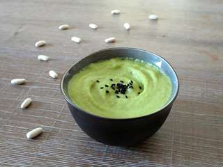 Velouté exquis au céleri rave et chou frisé – Vegan, sans gluten