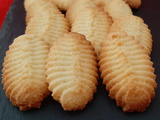 Biscuits aux amandes. Une recette de petits sablés tendres réalisés à la presse