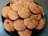 Cookies Nesquik et pépites de chocolat. Petits gâteaux savoureux