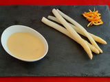 Sauce pour asperges vertes ou blanches (Mikado). Base hollandaise avec jus et zestes de clémentine