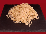 Spaghetti maison. Une recette italienne de pâtes fraîches