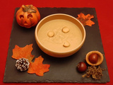 Velouté de butternut aux châtaignes. Une recette de soupe chaude délicieuse pour Halloween