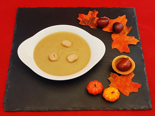 Velouté de potimarron et châtaignes. Une recette de soupe pour Halloween