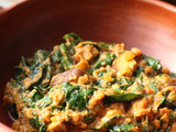Curry d'épinards et de tofu fumé aux graines de courges égousi