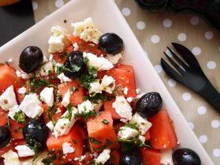 Celle qui faisait…une salade à la pastèque, au fromage de chèvre et à l’estragon