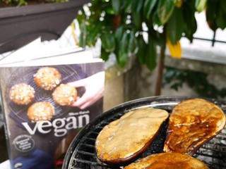 Test du dimanche : les aubergines grillées au miso et curry du livre Vegan