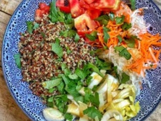 Mois detox vegan pour bien commencer 2022 : Salade de quinoa