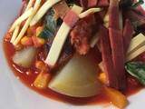 Ragoût d’aubergines sur pommes de terre, bacon croustillant (vegan)